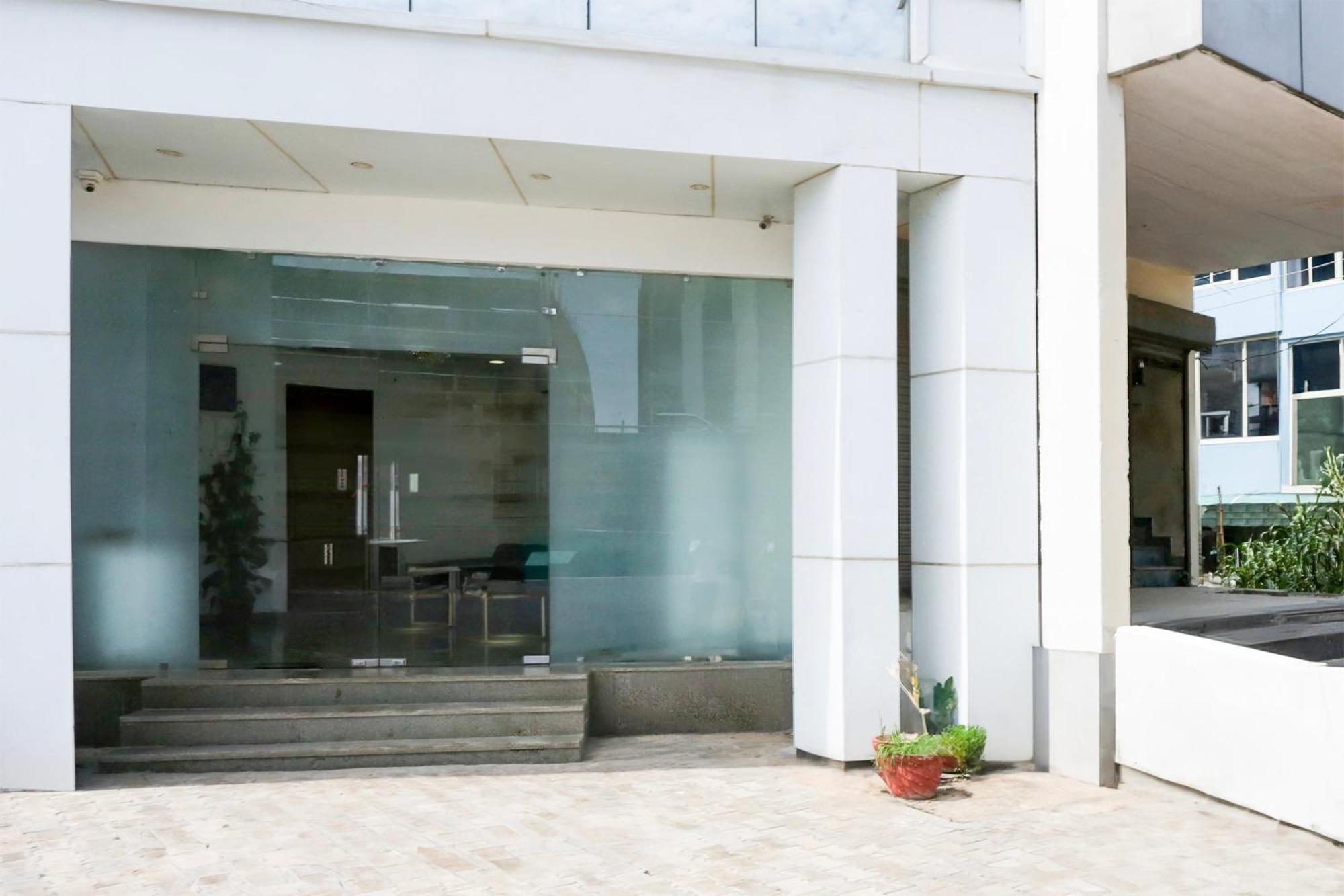 Super Townhouse Eden Garden Zirakpur Hotel Екстериор снимка