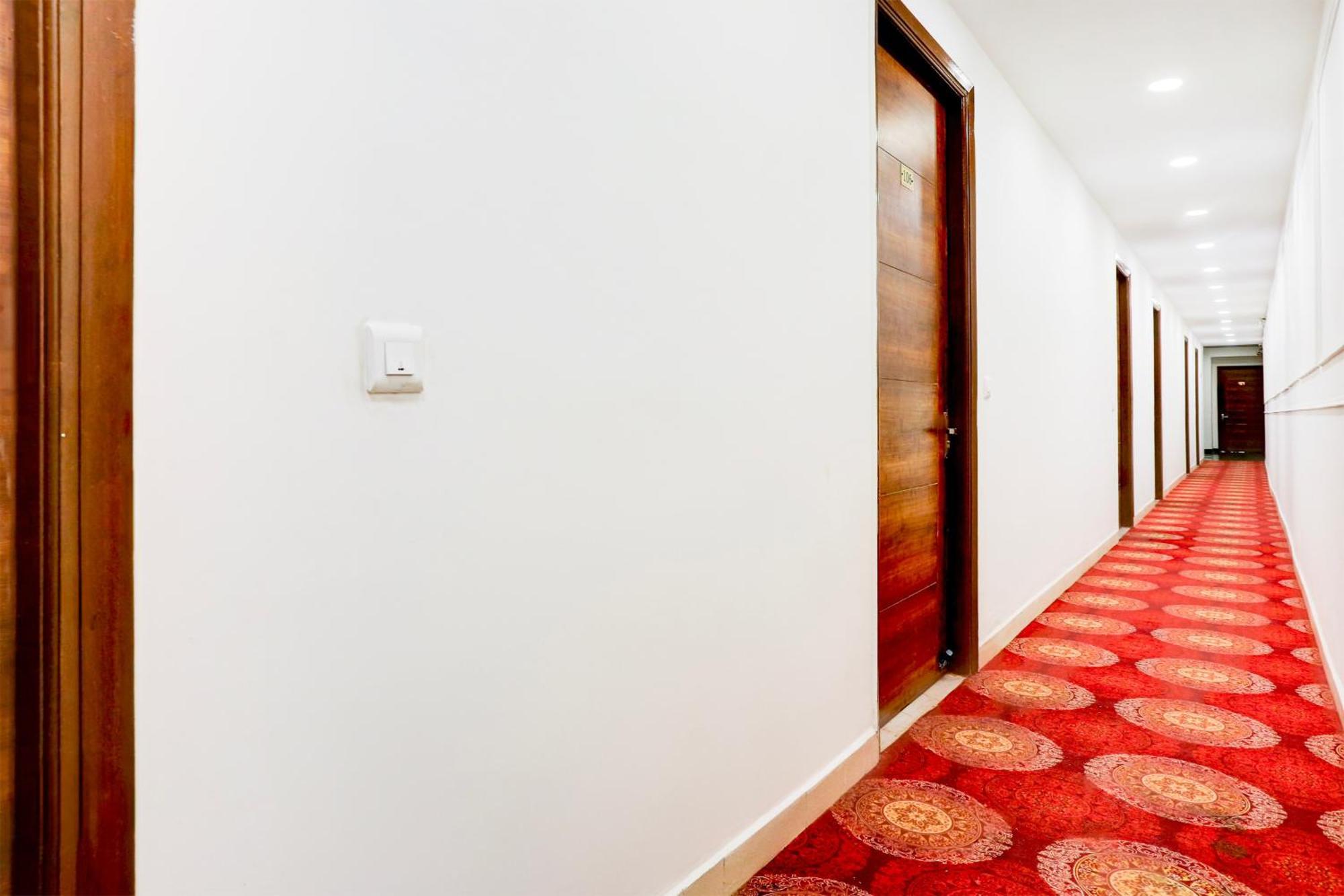 Super Townhouse Eden Garden Zirakpur Hotel Екстериор снимка