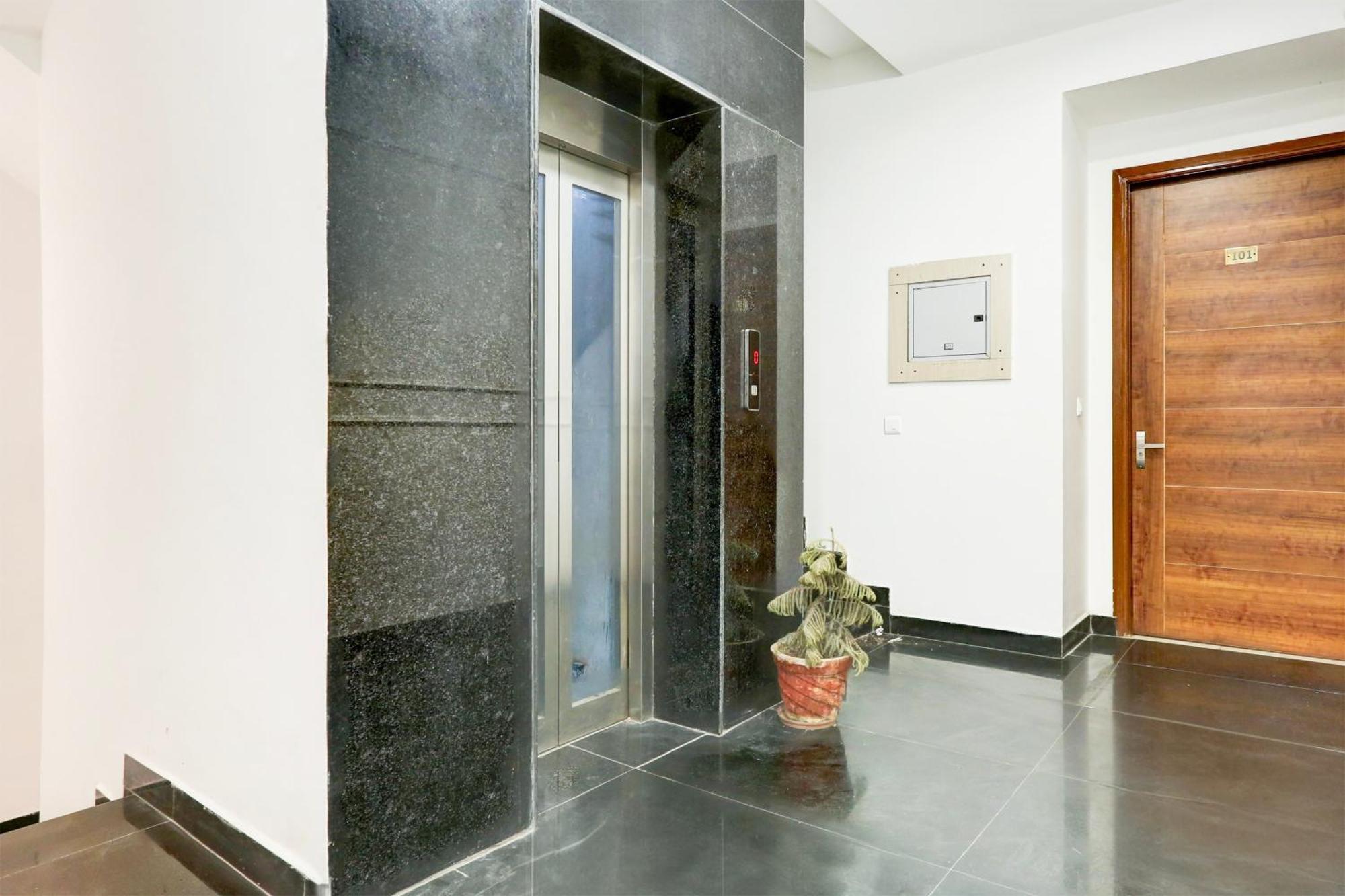 Super Townhouse Eden Garden Zirakpur Hotel Екстериор снимка